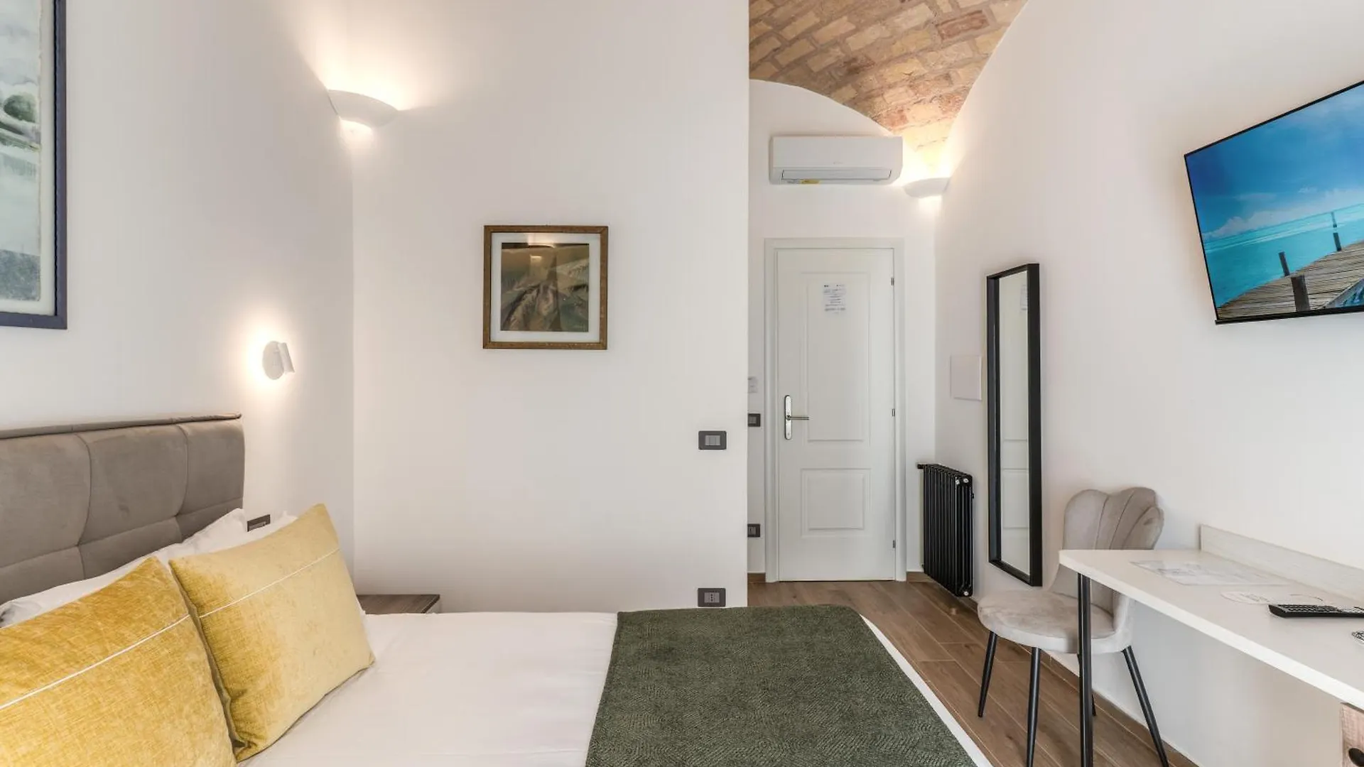 Rose Inn Rome
